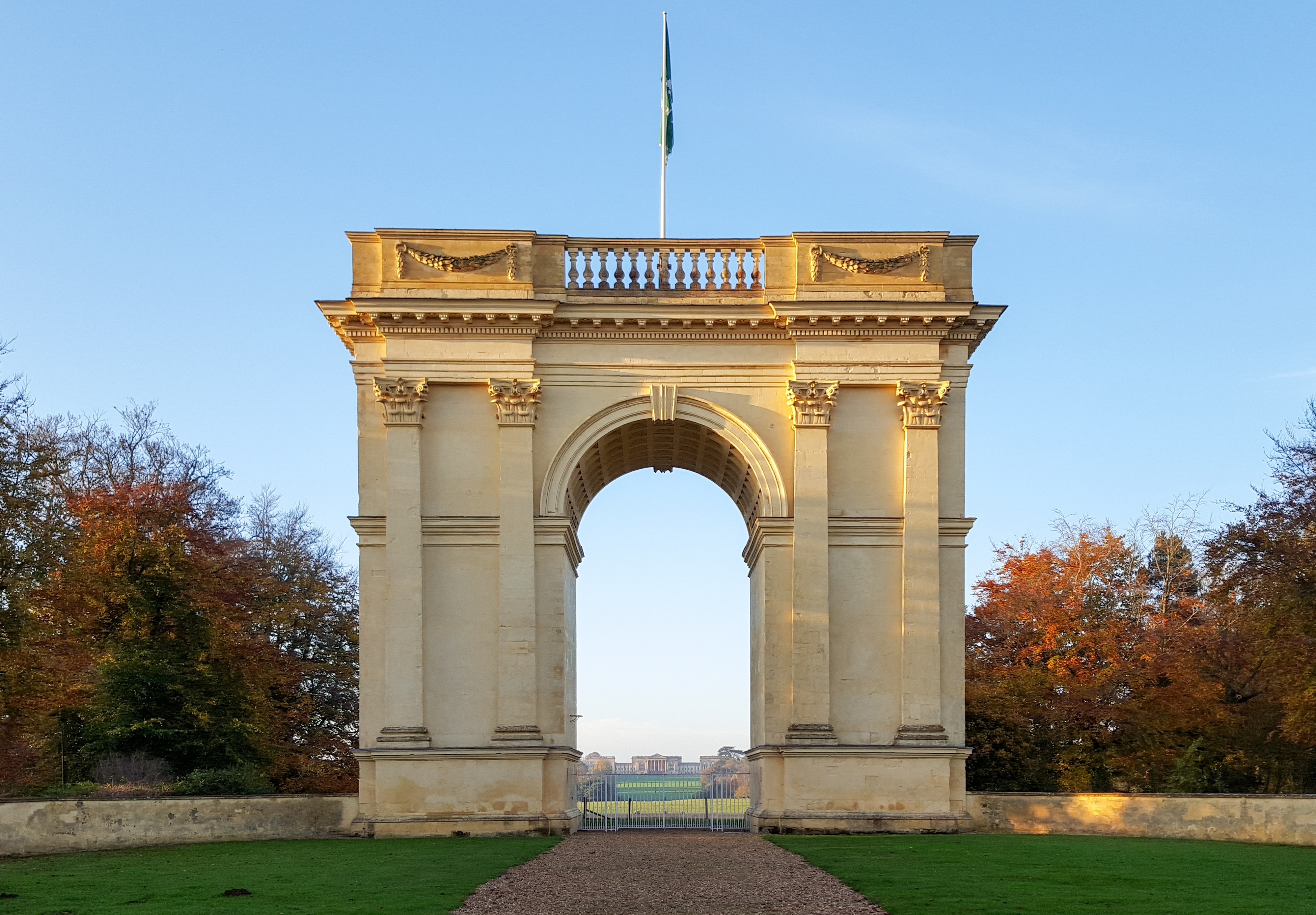 Foto „Radclive-cum-Chackmore“ von DeFacto (CC BY-SA)/zugeschnittenes Original