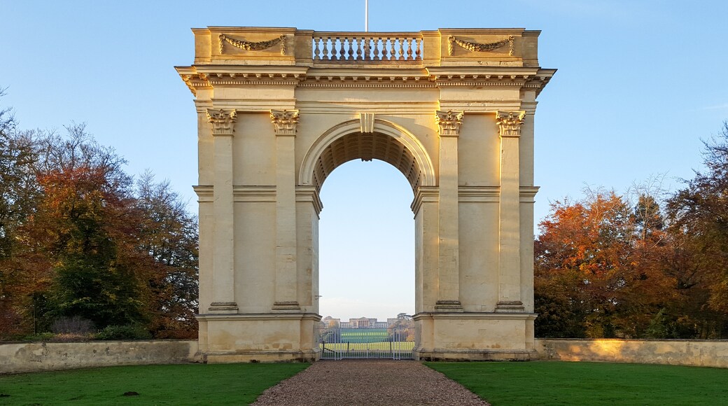 Foto „Radclive-cum-Chackmore“ von DeFacto (CC BY-SA)/zugeschnittenes Original