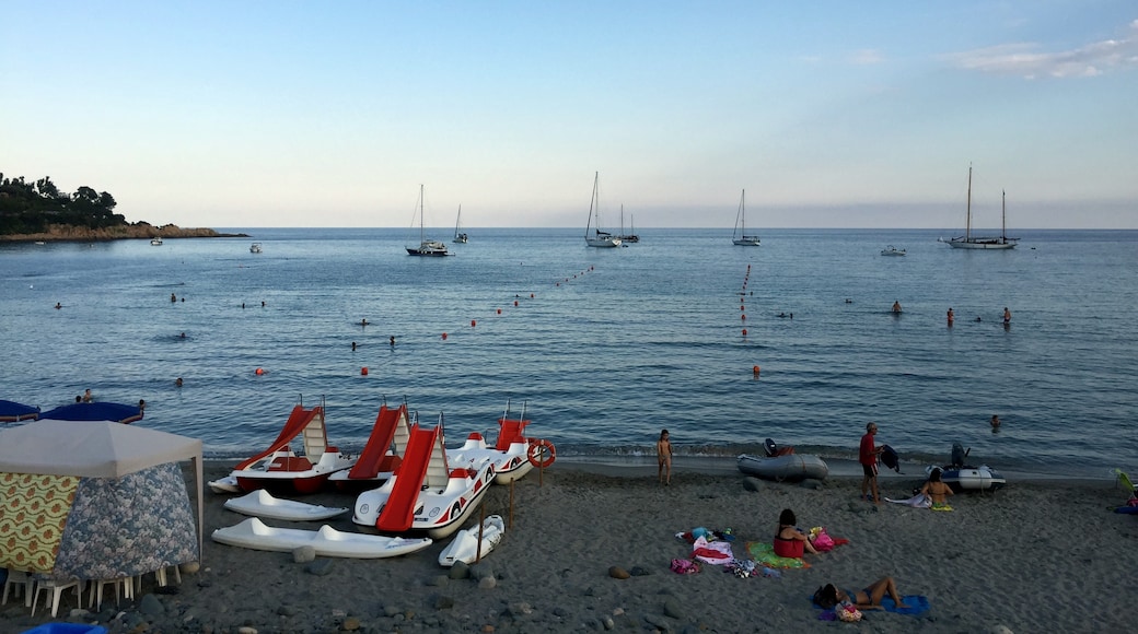 Foto ‘Spiaggia di Porto Frailis’ van Benoît Prieur (CC BY-SA) / bijgesneden versie van origineel