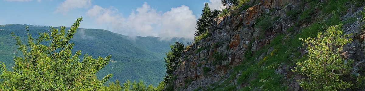 Photo "Nubi si addensano tra Staffora e Curone" by Terensky (Creative Commons Attribution 3.0) / Cropped from original
