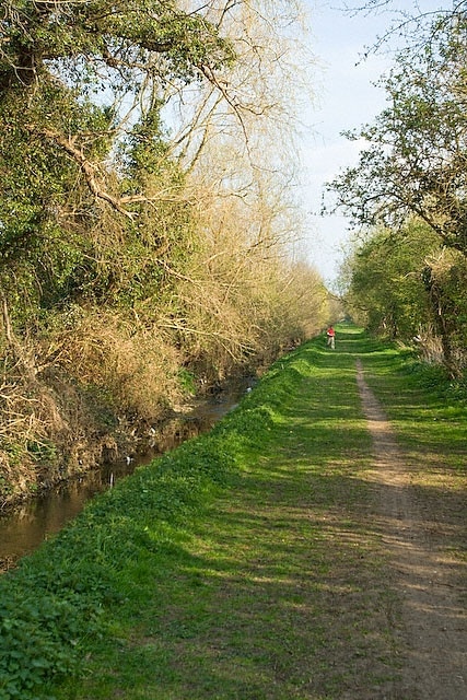 Foto “Holywell-cum-Needingworth” tomada por David Bartlett (CC BY-SA); recorte de la original