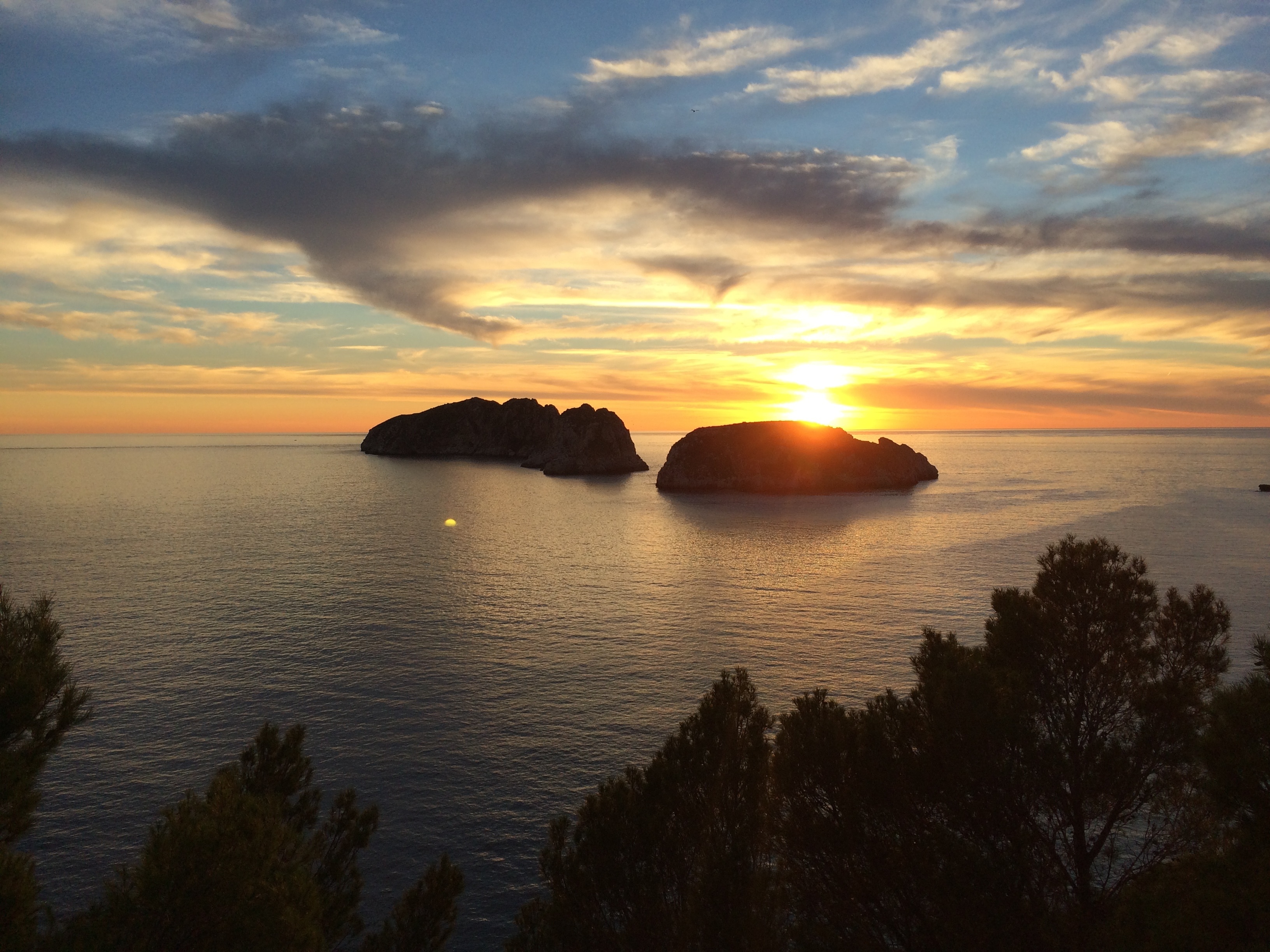 Photo "Santa Ponsa" by Sergei Gussev (CC BY) / Cropped from original