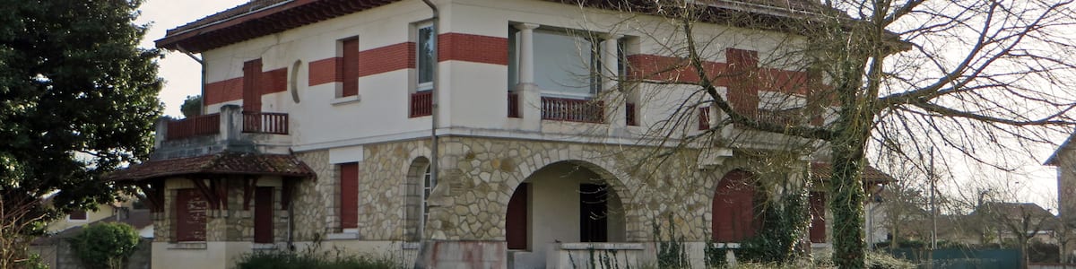 Photo "Maison landaise" by Mic (Creative Commons Attribution 2.0) / Cropped from original