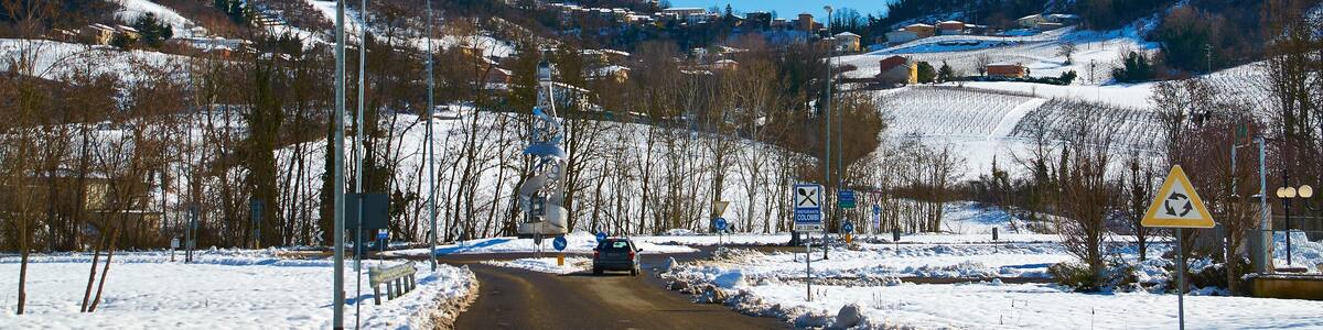Photo "Montù Beccaria, da Montescano" by Terensky (Creative Commons Attribution 3.0) / Cropped from original
