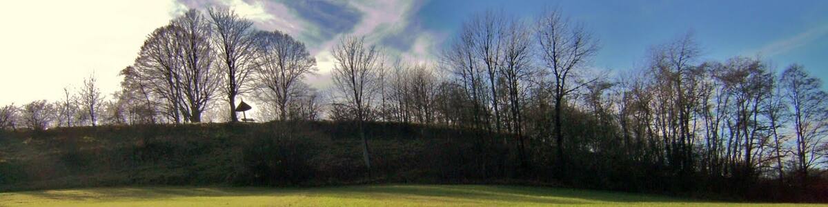 Photo "Regenschirm auf dem Kulm" by G. Zapf (Creative Commons Attribution 3.0) / Cropped from original