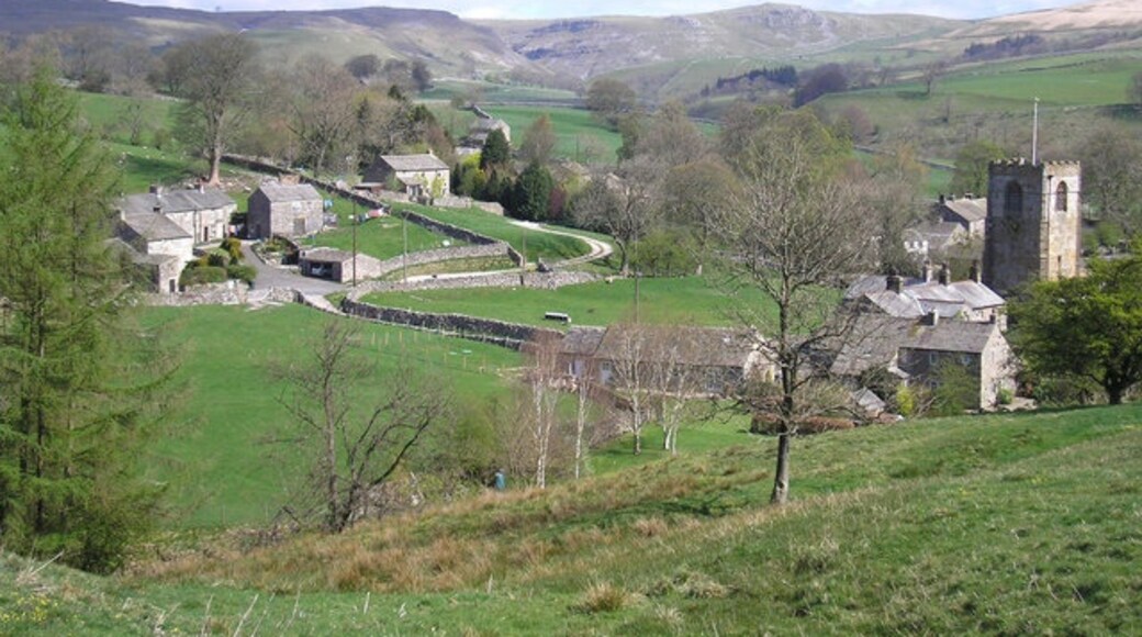 Foto “Scosthrop” tomada por John Illingworth (CC BY-SA); recorte de la original