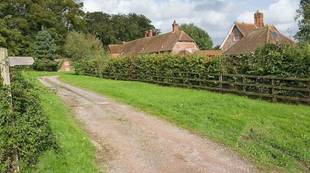 Photo "Compton and Shawford" by Peter Facey (CC BY-SA) / Cropped from original