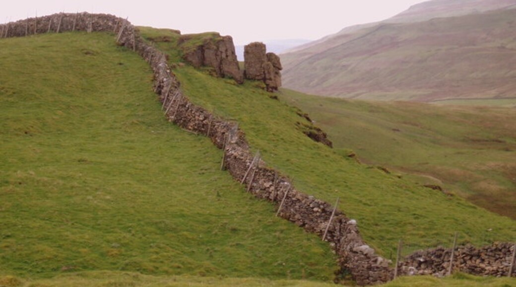 Foto “Bishopdale” tomada por Ray Woodcraft (CC BY-SA); recorte de la original