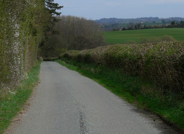 Billede "Sidbury" af Mat Fascione (CC BY-SA) / beskåret fra det originale billede