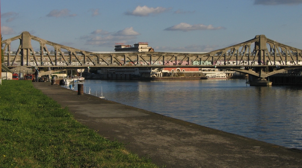 Foto ‘Charenton-le-Pont’ van Thesupermat (CC BY-SA) / bijgesneden versie van origineel
