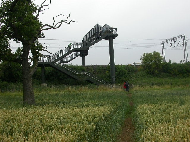 Footbridge over the West Coast Main Line. Taken from the section of footpath just to the north of the bridge.