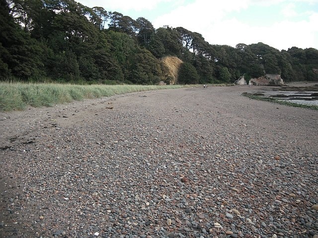 Pathhead Sands Beach below Ravenscraig Castle.