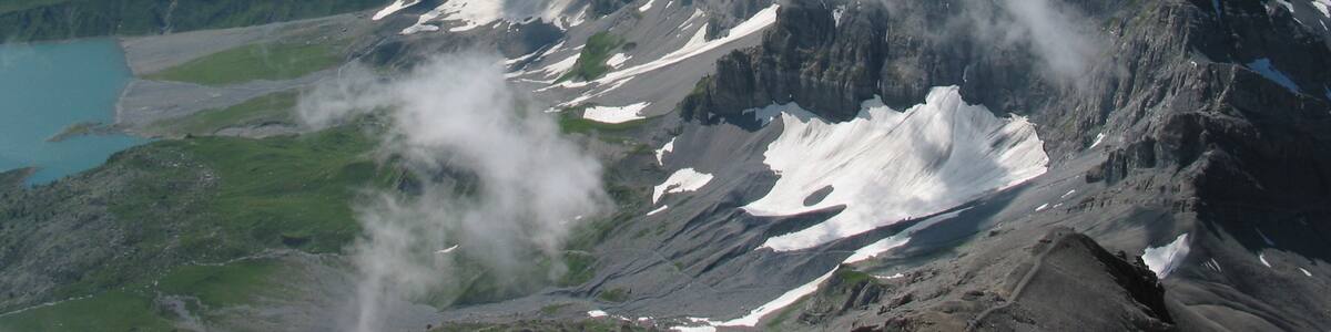 Photo "Scenic view from the Haute Cime" by Björn S. (Creative Commons Attribution-Share Alike 3.0) / Cropped from original
