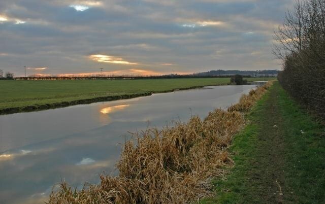Photo "Slapton" by Peter Roberts (CC BY-SA) / Cropped from original