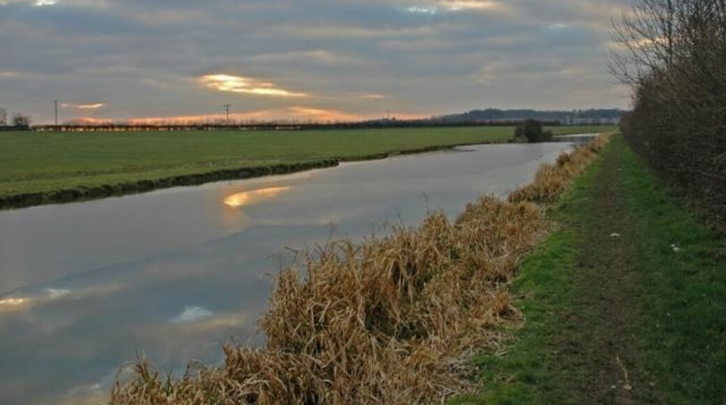 "Slapton"-foto av Peter Roberts (CC BY-SA) / Urklipp från original