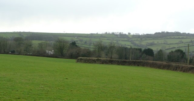 Pastures by Uppaton View west of the Quither junction, along the line of the public footpath.