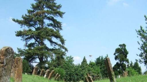 Foto „Akeley“ von Rob Farrow (CC BY-SA)/zugeschnittenes Original