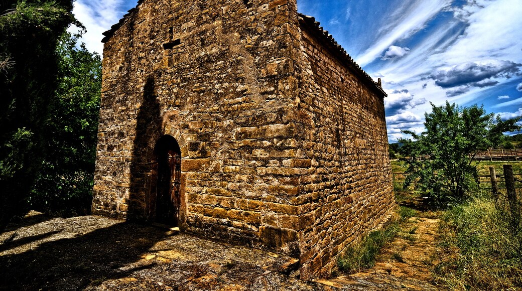 Photo "Castellbell I El Vilar" by José Luis Mieza (CC BY) / Cropped from original