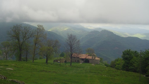 Foto "La Vall d'en Bas" de EliziR (CC BY-SA) / Recortada de la original