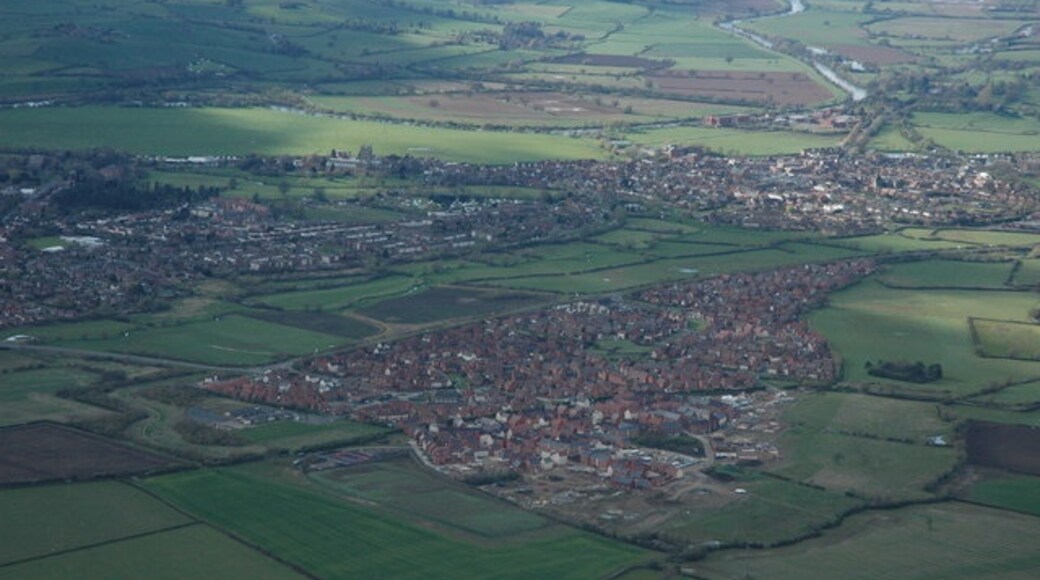 Foto "Ashchurch Rural" de Philip Halling (CC BY-SA) / Recortada do original