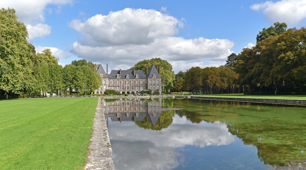 Photo "Château de Courances" by Pline (CC BY-SA) / Cropped from original