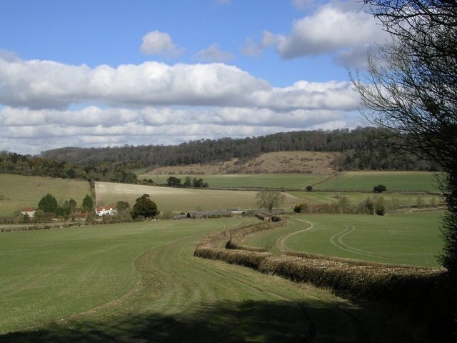 Photo "Piddington and Wheeler End" by Mark Percy (CC BY-SA) / Cropped from original