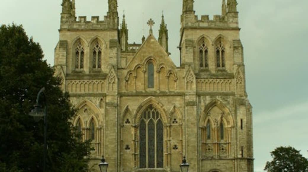 Photo "Selby Abbey" by Richard Buck (CC BY-SA) / Cropped from original