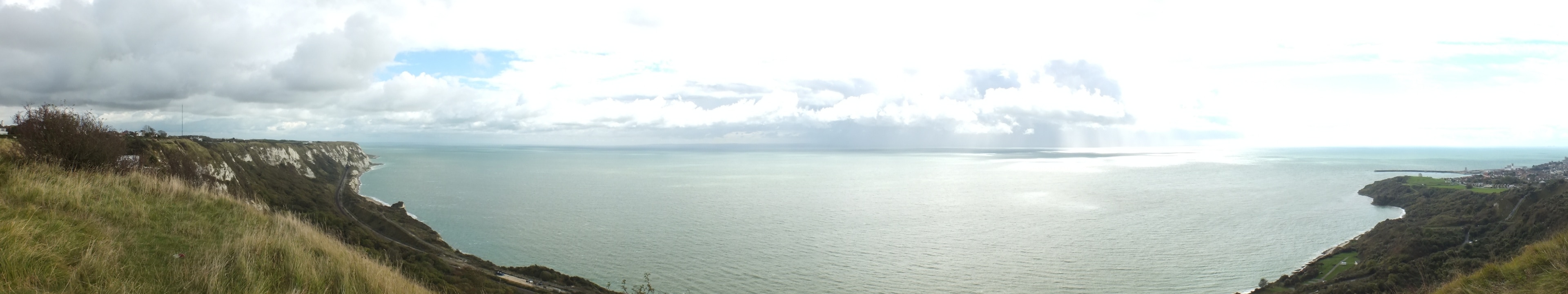 Foto "East Cliff And Warren Country Park" por Clem Rutter, Rochester, Kent (CC BY) / Recortada de la original