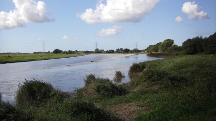 Photo "River Wyre Looking downstream at high water." by Peter Bond (Creative Commons Attribution-Share Alike 2.0) / Cropped from original