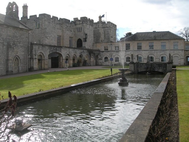 Billede "Stutton with Hazlewood" af DAVID M GOODWIN (CC BY-SA) / beskåret fra det originale billede