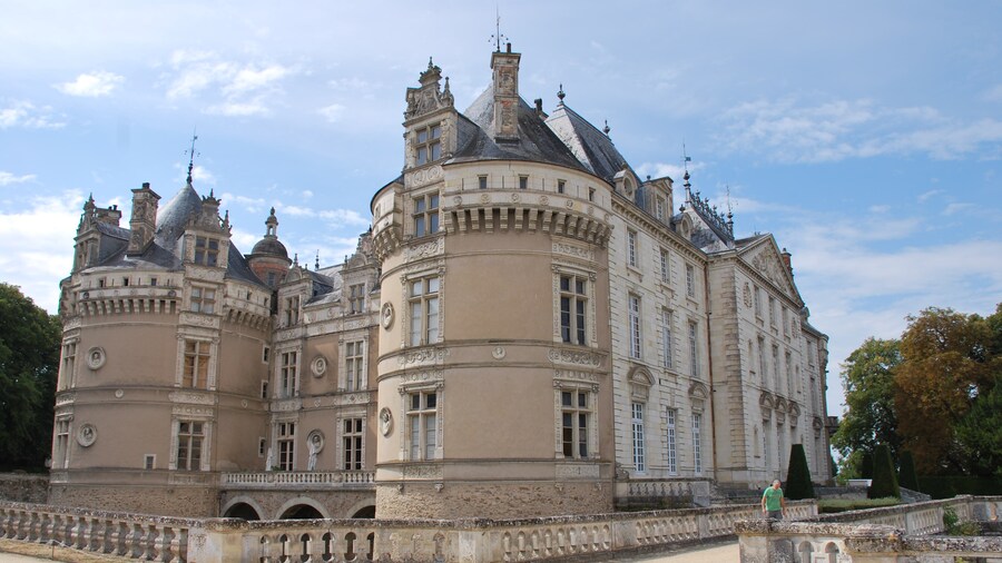Photo "This building is indexed in the Base Mérimée, a database of architectural heritage maintained by the French Ministry of Culture, under the reference PA00109788 ." by N.duske (page does not exist) (Creative Commons Attribution-Share Alike 4.0) / Cropped from original