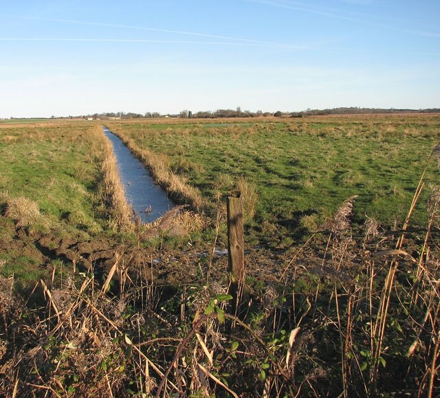 Ảnh "Upton với Fishley" của Evelyn Simak (CC BY-SA) / Cắt từ ảnh gốc