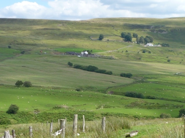 Cwm Tyswg near Rhymney The view is across Cwm Tyswg with Waun Tysswg in the centre and Mynydd Bedwellte on the horizon. For information on the spelling variation in Tyswg and Tysswg see http://www.caerphilly.gov.uk/chronicle/places/placenames/index.htm