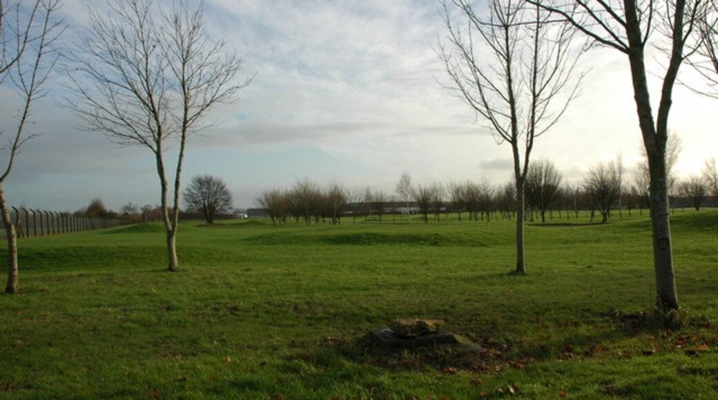 Photo "Innsworth" by Philip Halling (CC BY-SA) / Cropped from original