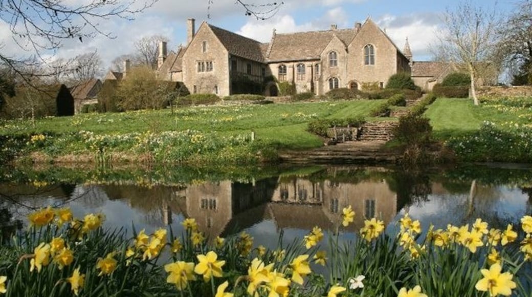 « Great Chalfield Manor», photo de Stuart Buchan (CC BY-SA) / rognée de l’originale