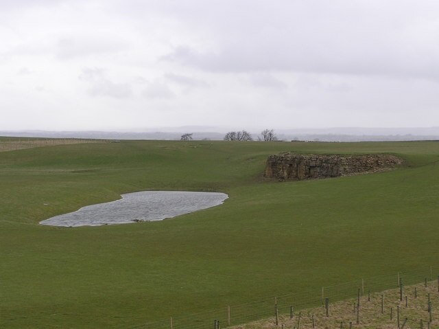 Photo "West Layton" by Hugh Mortimer (CC BY-SA) / Cropped from original