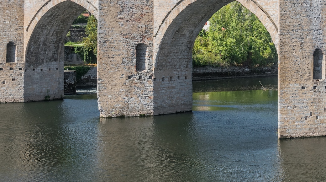 Foto „Pont Valentré“ von Tournasol7 (CC BY-SA)/zugeschnittenes Original