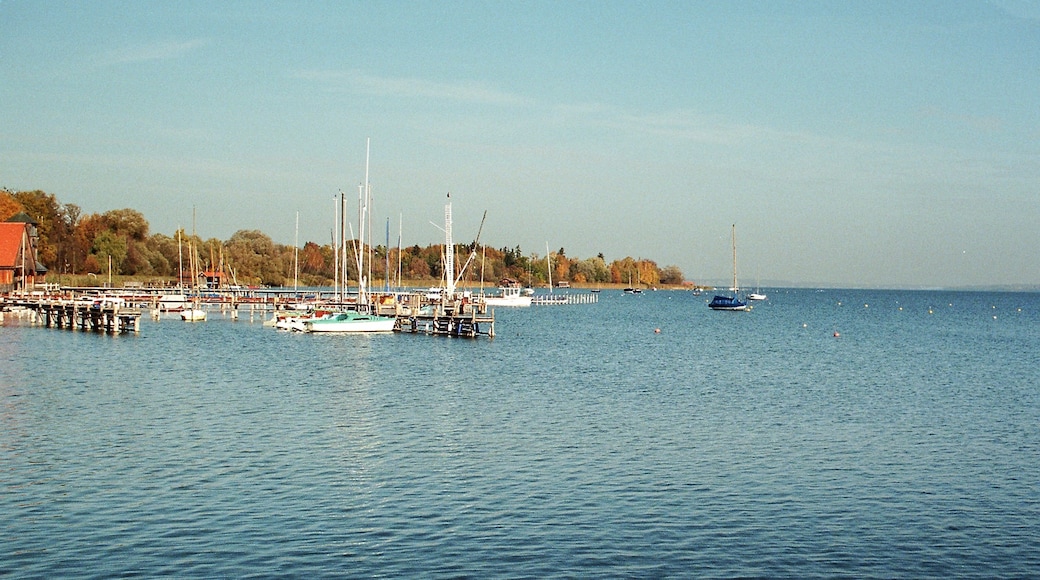 Photo "Dießen am Ammersee" by Dguendel (page does not exist) (CC BY) / Cropped from original