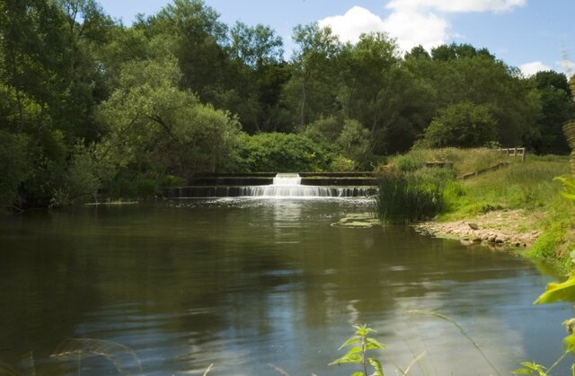 Foto „Leckhampstead“ von Paul Mills (CC BY-SA)/zugeschnittenes Original