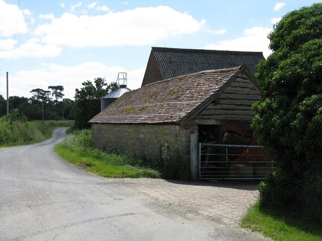 Photo "Queenhill" by Whatlep (CC BY-SA) / Cropped from original