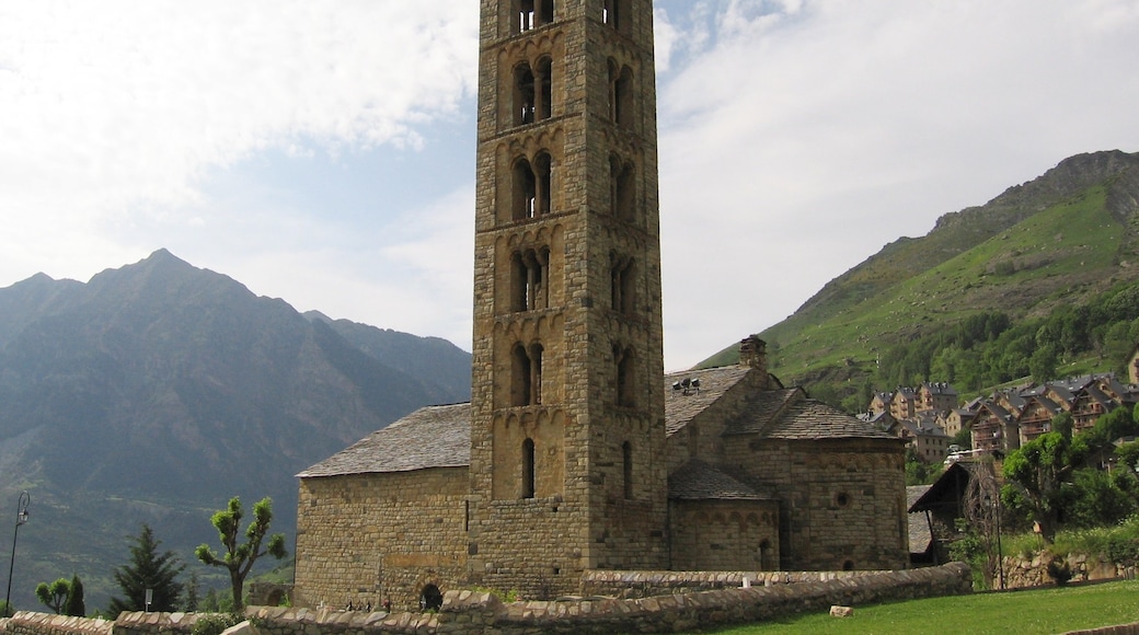 Foto "Iglesia de Sant Climent de Taull" de isol (CC BY-SA) / Recortada de la original