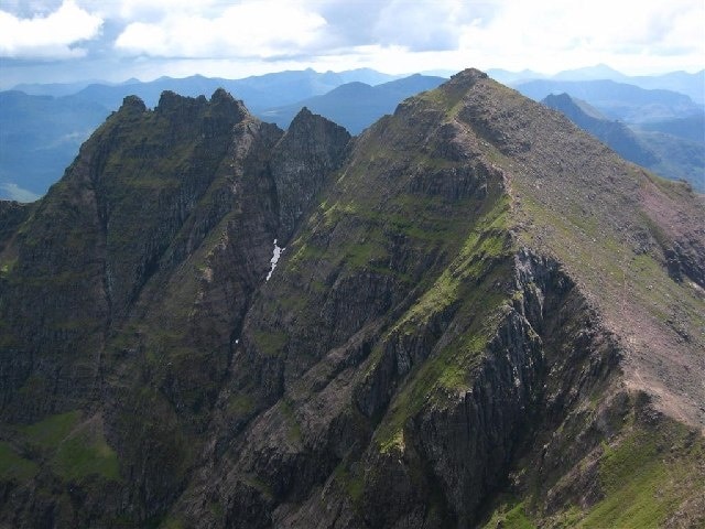 The Central Ridge of An Teallach. Taken from near Bidein a Ghlas Thuill at the northern end of the main ridge, this view looking south shows the central peaks of Corrag Bhuidhe and Sgurr Fiona (closest), all at over 3,000 feet.