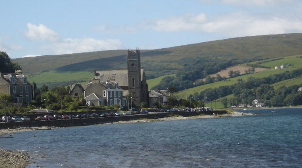 Photo "Port Bannatyne" by paul birrell (CC BY-SA) / Cropped from original