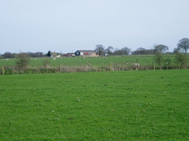 "Rufforth med Knapton"-foto av John Armitstead (CC BY-SA) / Urklipp från original