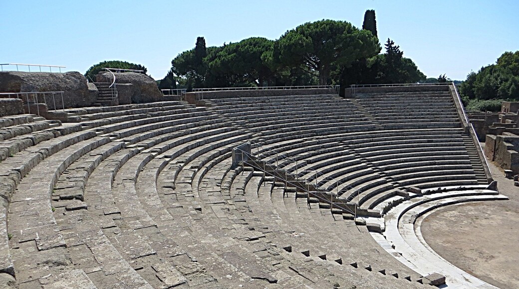 Photo "Ostia Antica" by Mister No (CC BY) / Cropped from original