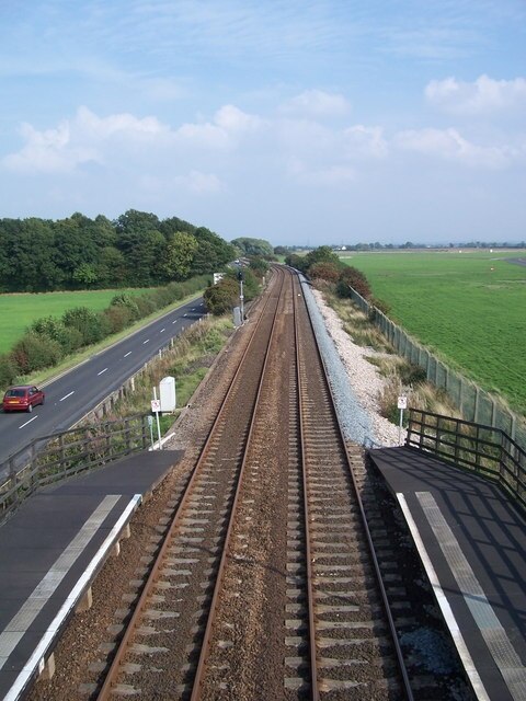 Foto "Middleton St George" de Adam Brookes (CC BY-SA) / Recortada do original