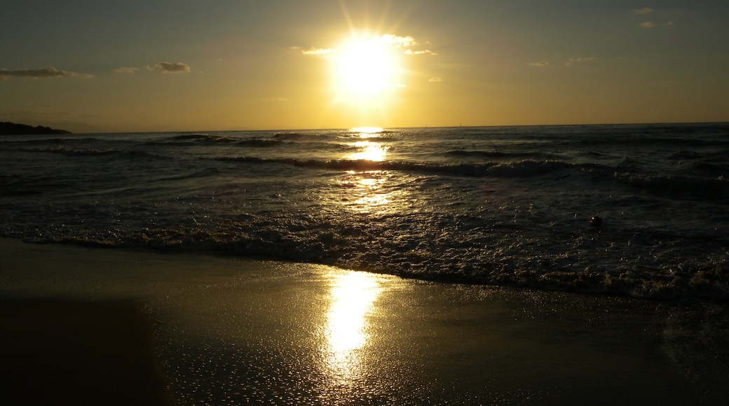 Foto "Spiaggia di Cefalù" di Jerome Bon (CC BY) / Ritaglio dell’originale