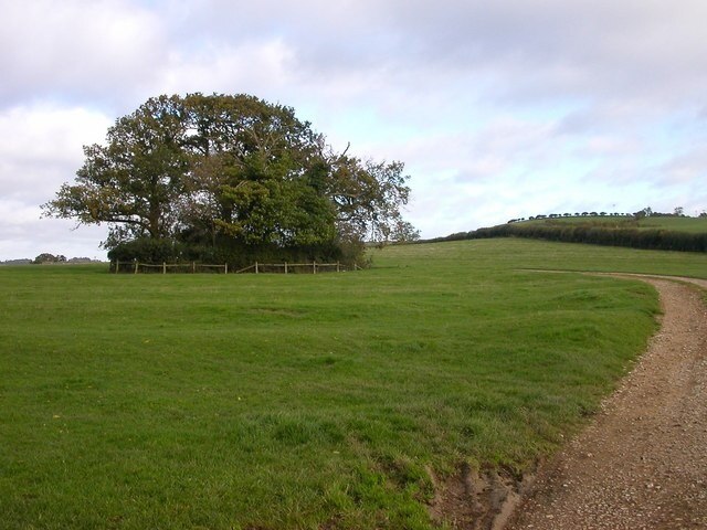 Kuva ”Ylä-Heyford” käyttäjältä Ian Rob (CC BY-SA) / rajattu alkuperäisestä kuvasta