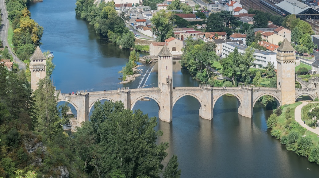 Photo "Pont Valentre" by Tournasol7 (CC BY-SA) / Cropped from original