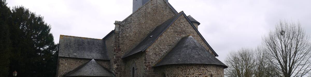 Photo "L'église Saint-Sulpice de Grenoux" by Simon de l'Ouest (Creative Commons Attribution-Share Alike 4.0) / Cropped from original